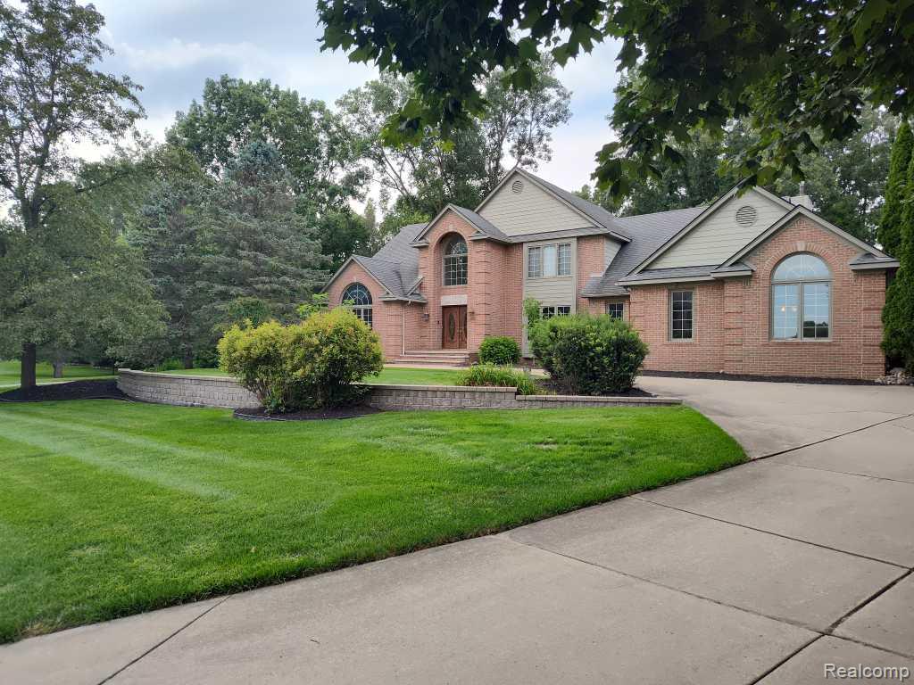 1339 Pond Bluff Way, Brighton, MI 48114 — Photo 2