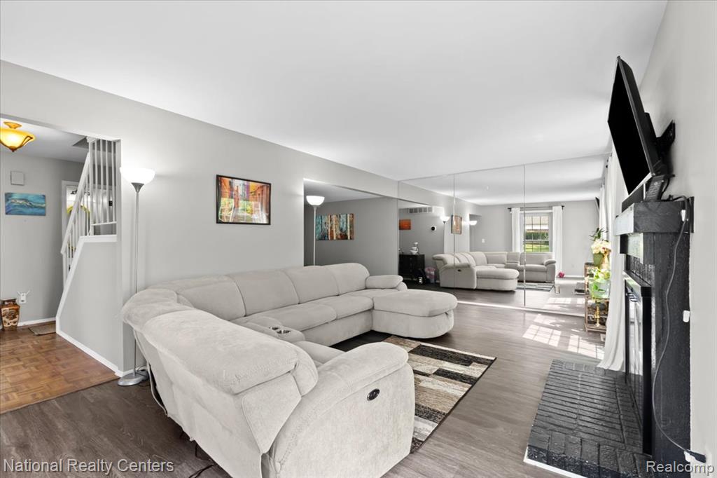 42142 Roscommon Street, Novi, MI 48167 — Photo 6