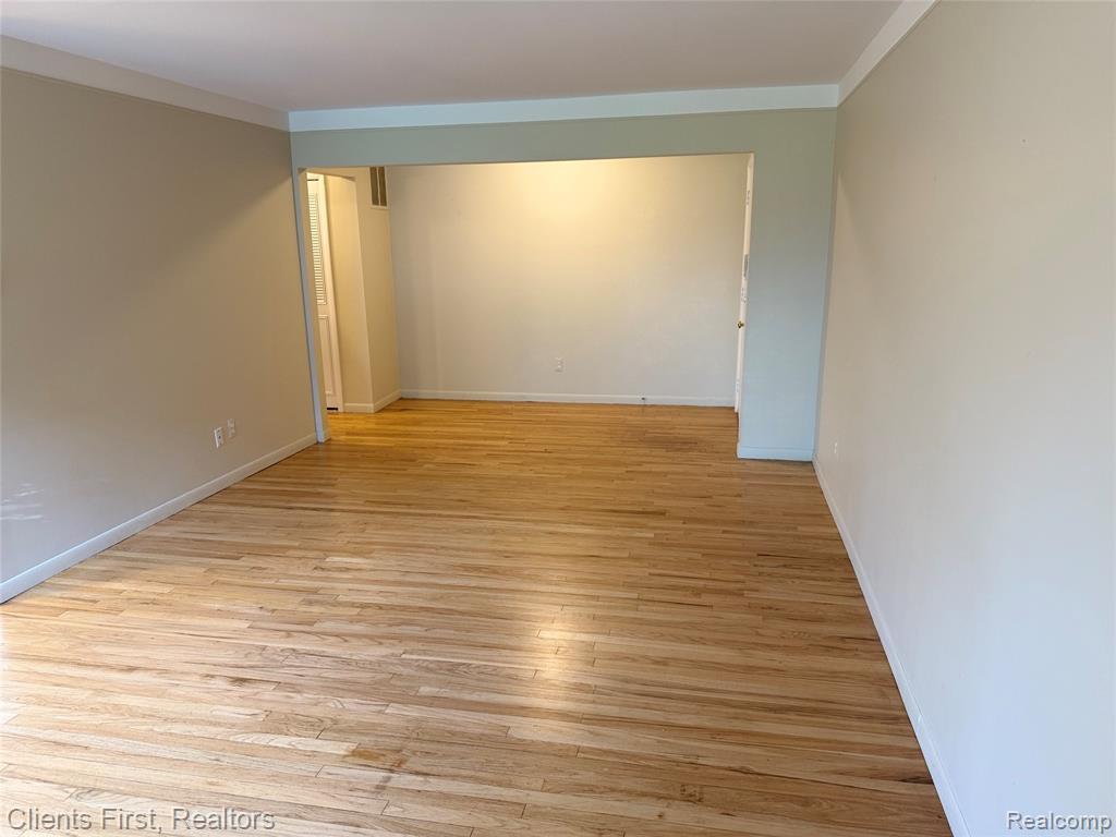 426 Fox Hills Drive N, 8, Bloomfield Hills, MI 48304 — Photo 3