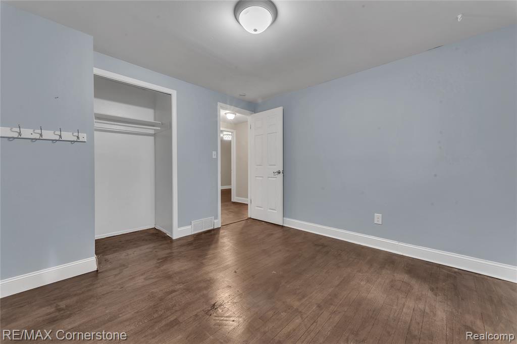 6797 Chirrewa Street, Westland, MI — Photo 10