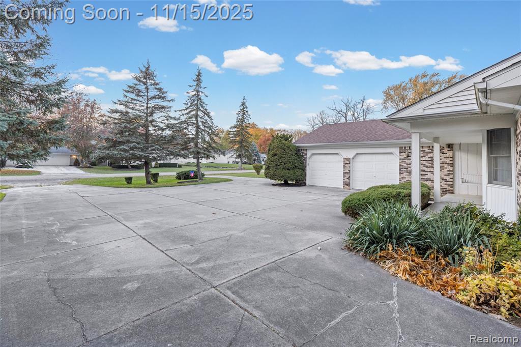 38080 Hamon Street, Harrison Township, MI — Photo 45