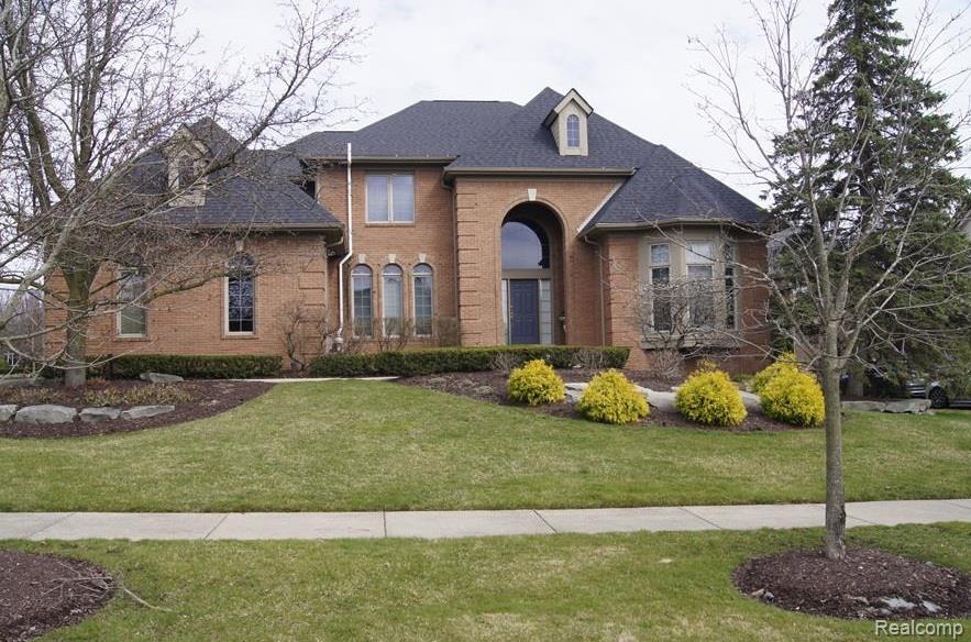 6531 Bridgewater Drive, West Bloomfield, MI — front exterior