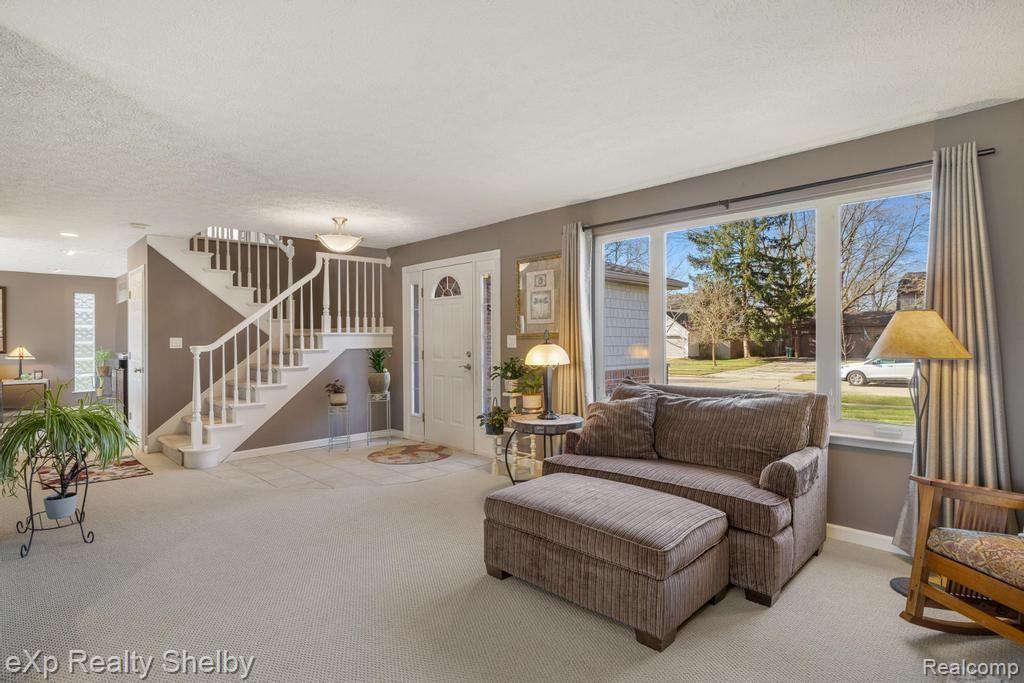 691 BARCLAY Drive, Troy, MI 48085 — Photo 8