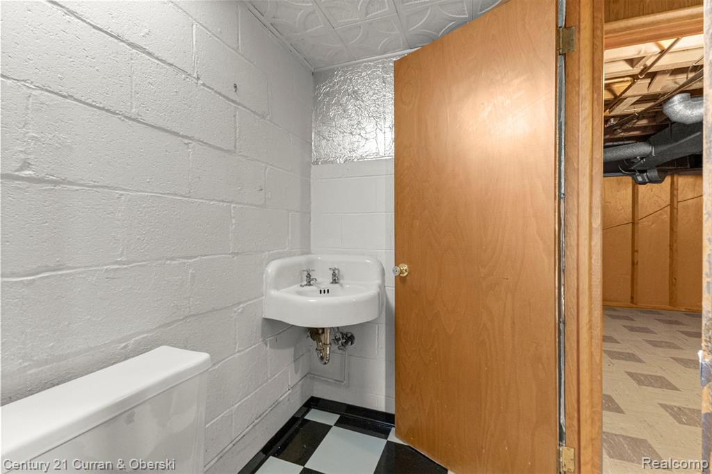 6200 Burger Street, Dearborn Heights, MI 48127 — Photo 30
