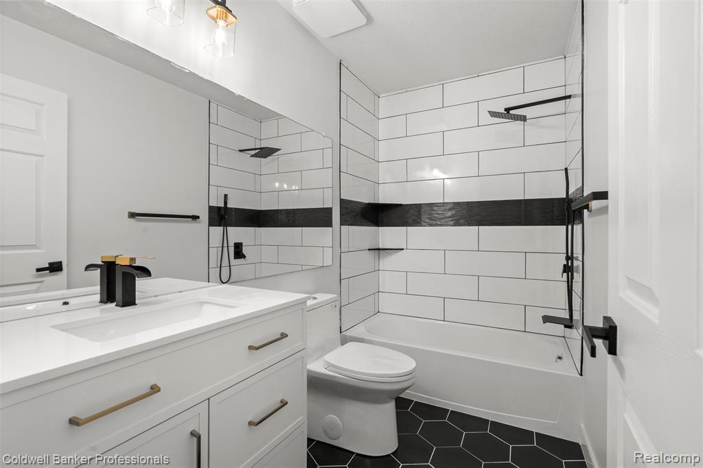 16413 MULBERRY Way, Northville, MI 48168 — Photo 33