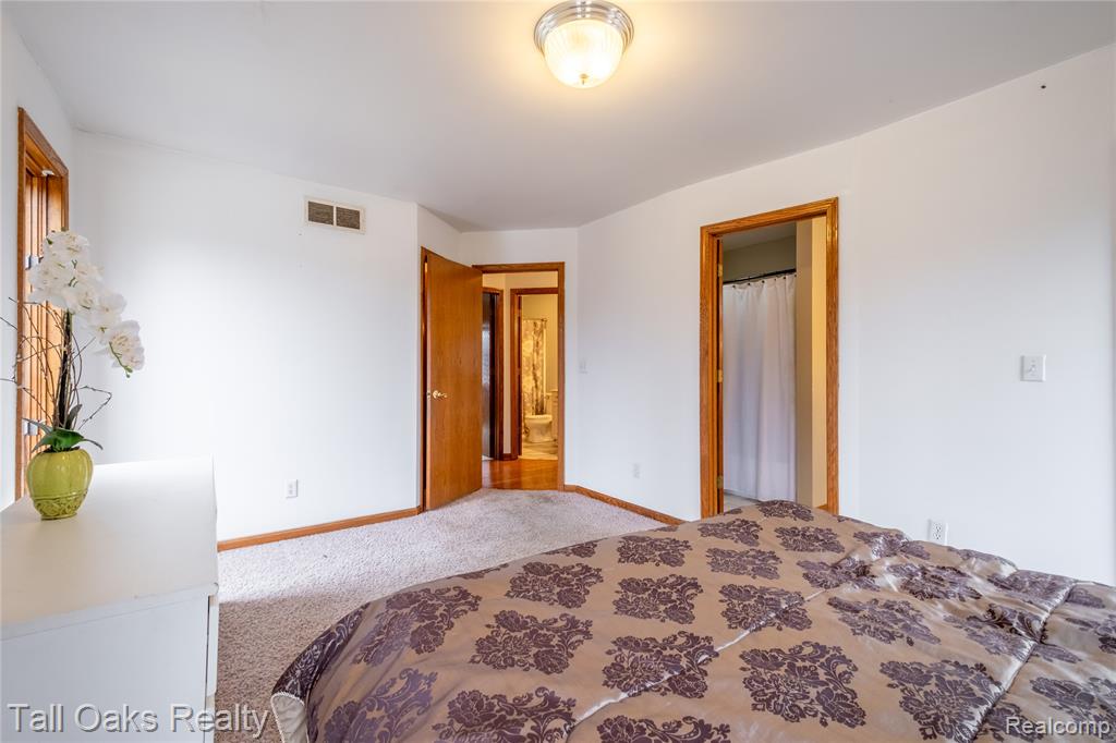 2411 Briar Creek Lane, Burton, MI 48509 — Photo 18