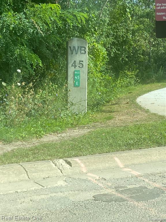 0000 Blue Jay Way, West Bloomfield, MI, 00000