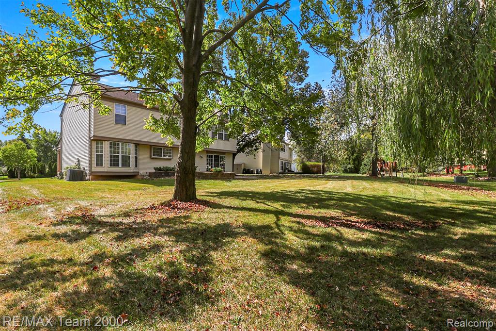 45225 Yorkshire Drive, Novi, MI — Photo 55