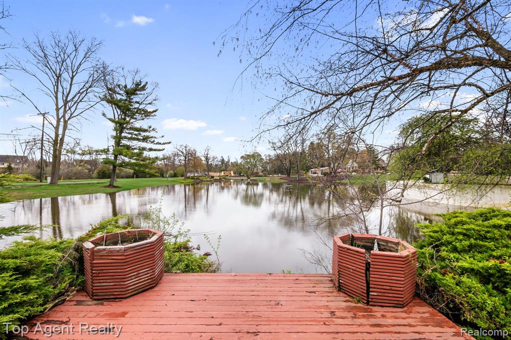 38887 Country Circle, Farmington Hills, MI 48331 — Photo 10