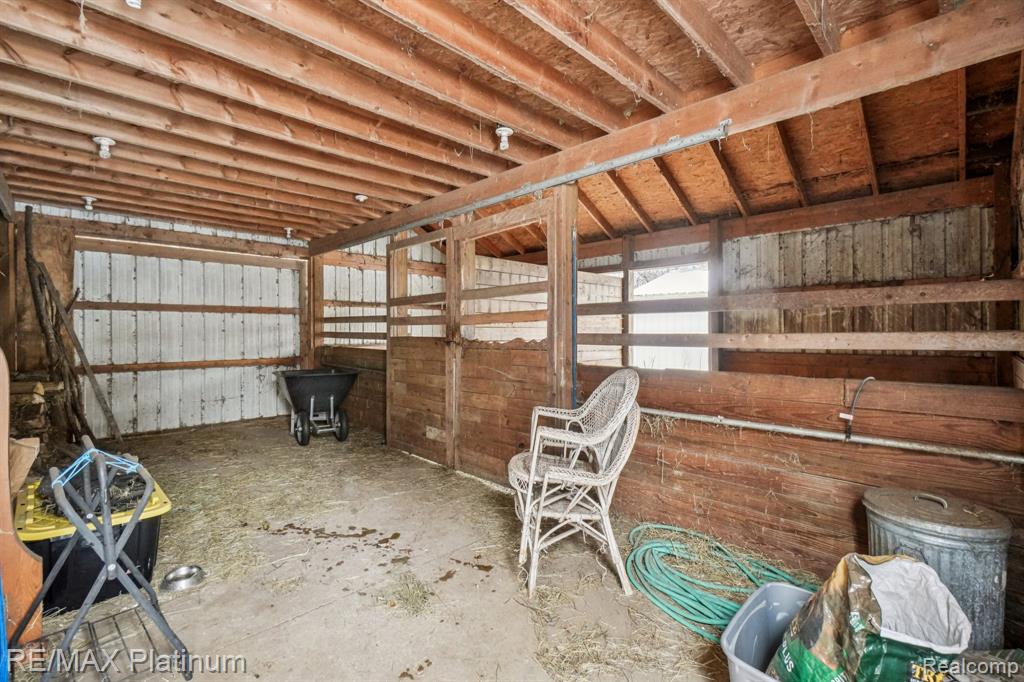 8566 Meyers Lane, Pinckney, MI 48169 — Photo 36