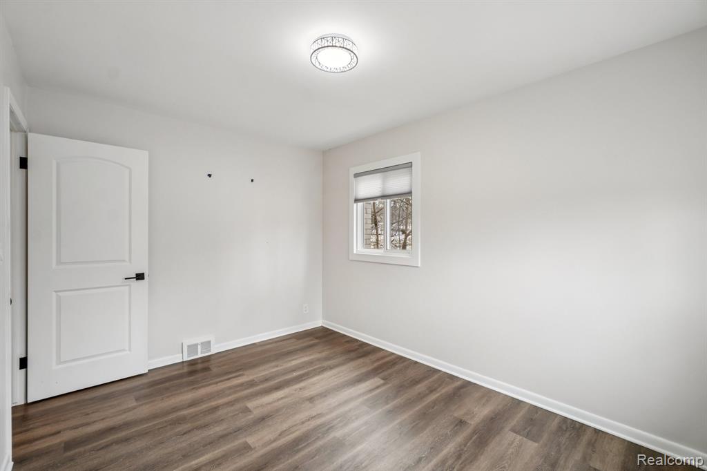 1156 Sycamore Drive, Rochester, MI 48307 — Photo 20