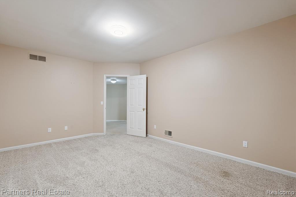 4445 Golf View Drive, Brighton, MI 48116 — Photo 37