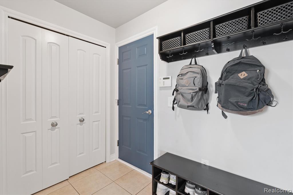 7056 Glenmeadow Court, Grand Blanc, MI 48439 — Photo 38