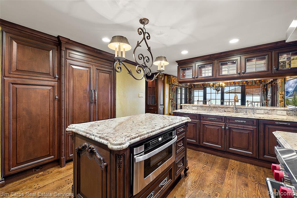 49016 Point Lakeview Street, Chesterfield, MI 48047 — Photo 15
