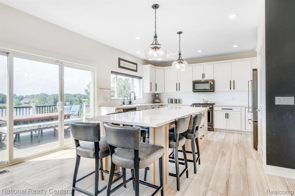 9869 Dartmouth Road, Clarkston, MI 48348 — Photo 15