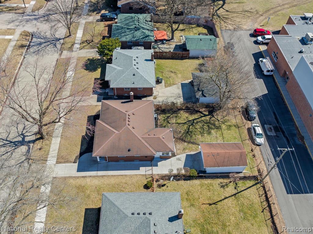 8875 KENBERTON Drive, Oak Park, MI 48237 — Photo 33