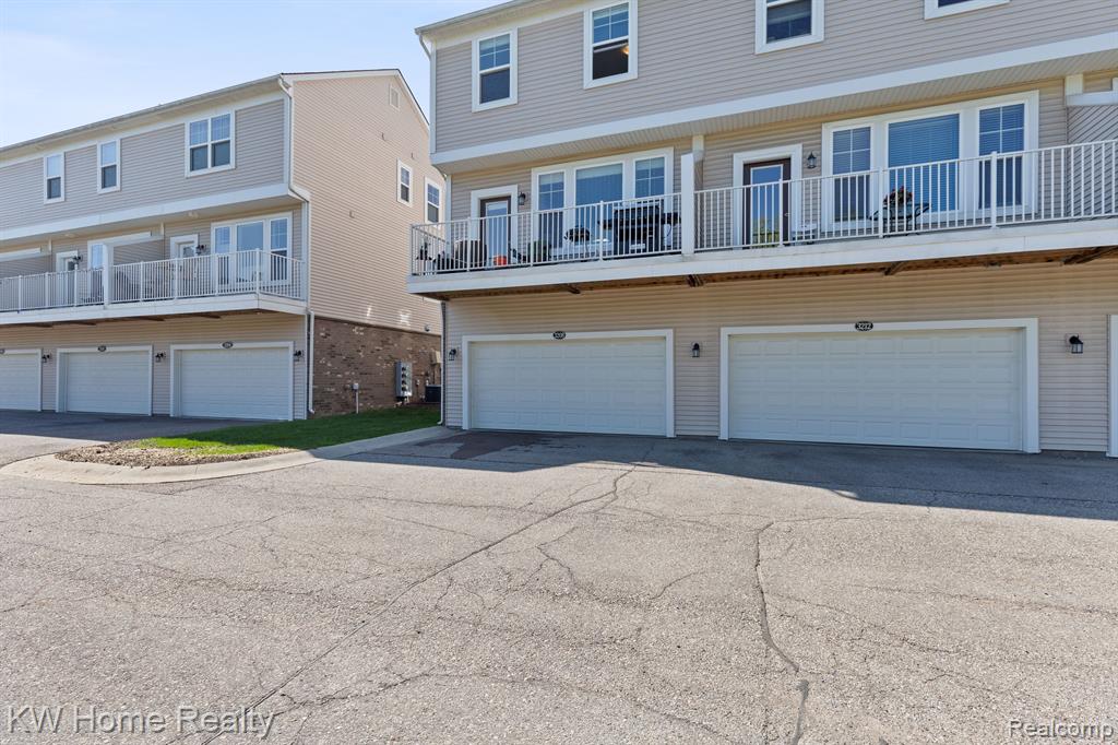 3208 JOHANNA WARE W, Wixom, MI 48393 — Photo 21