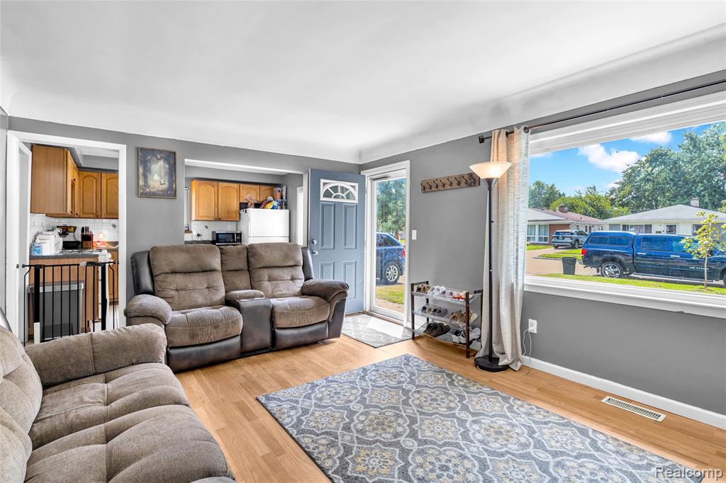 12030 Arcola Street, Livonia, MI 48150 — Photo 3