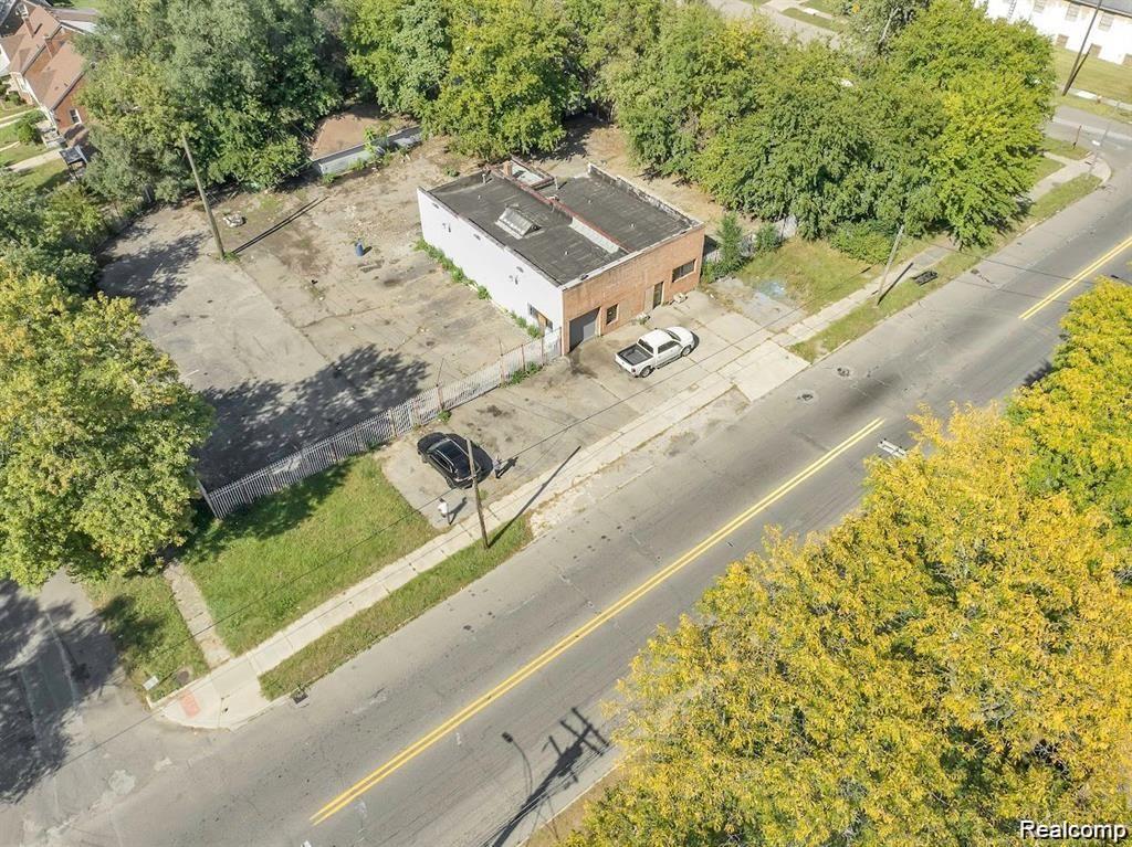 18421 LAHSER Road, Detroit, MI 48219 — Photo 6