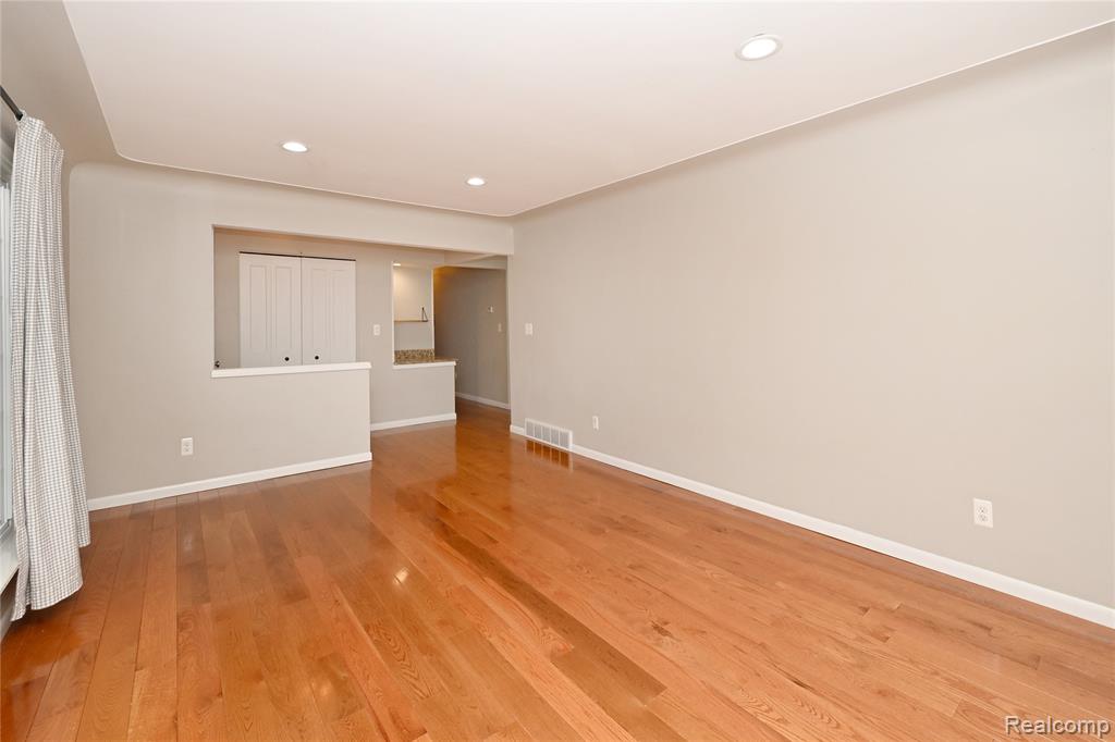 5541 Meadow Lane, Shelby Twp, MI 48316 — Photo 6