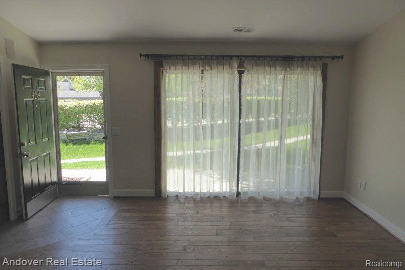 434 WATER TOWER Circle, Brighton, MI 48116 — Photo 10