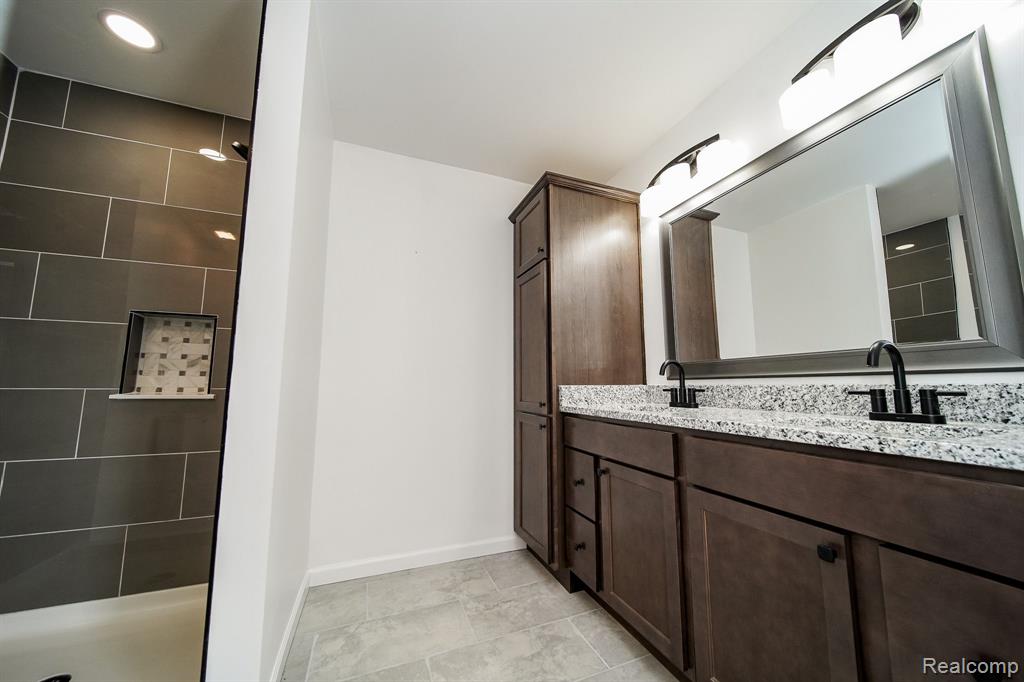 6522 ELLINWOOD Drive, White Lake, MI 48383 — Photo 52