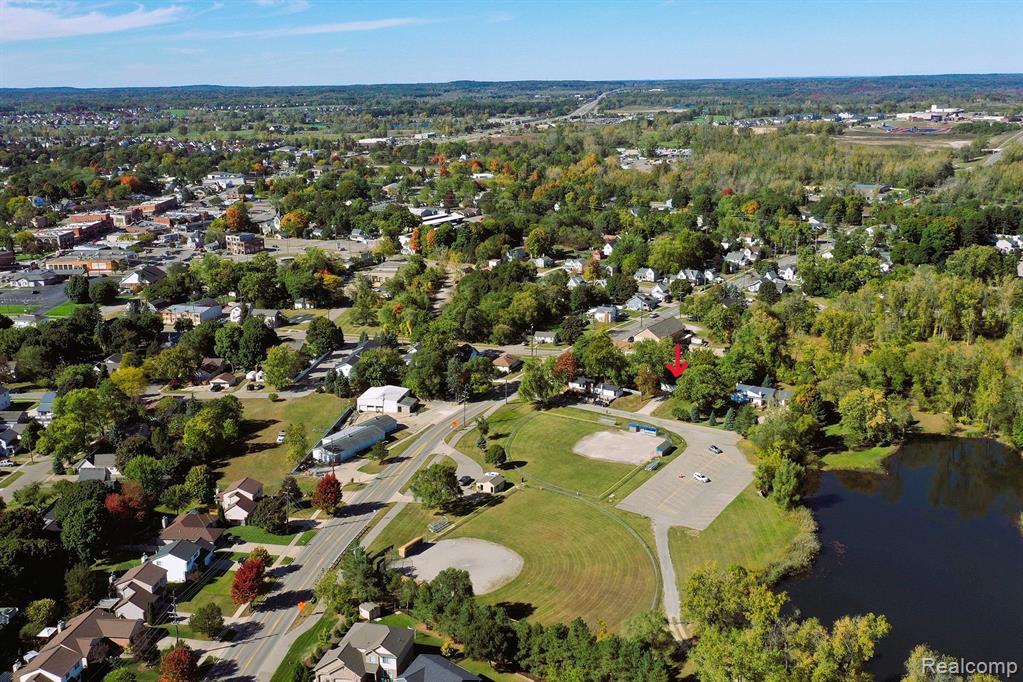 143 BROADWAY Street, Oxford, MI 48371 — Photo 2