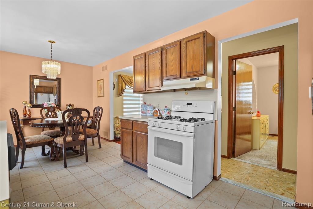 5296 Chase Road, Dearborn, MI 48126 — Photo 5