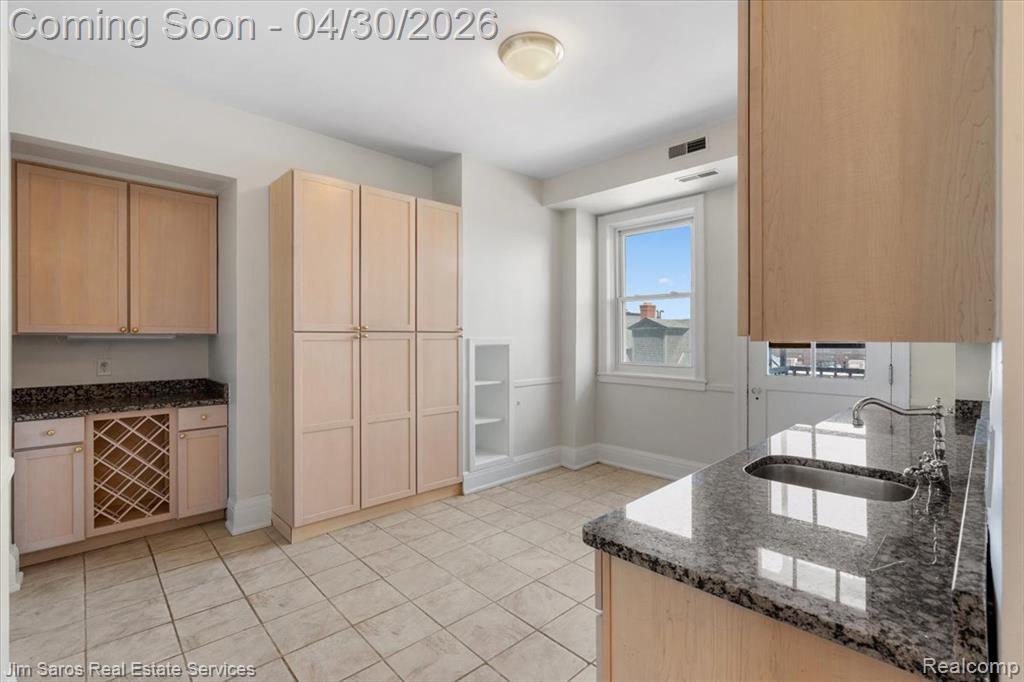 2900 E Jefferson Avenue, Detroit, MI 48207 — Photo 7