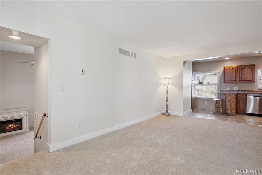 98 WATERLY Avenue, Waterford, MI 48328 — Photo 5