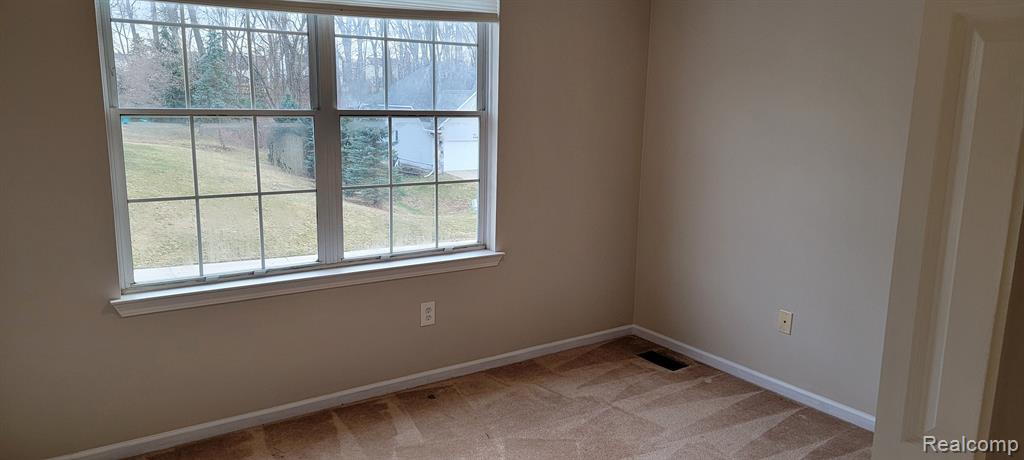 543 ARLINGTON Drive, Rochester Hills, MI 48307 — Photo 8