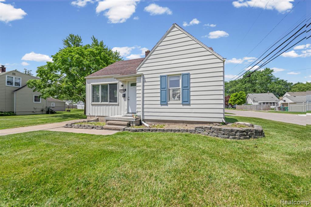 5759 Deering Street, Garden City, MI — Photo 4