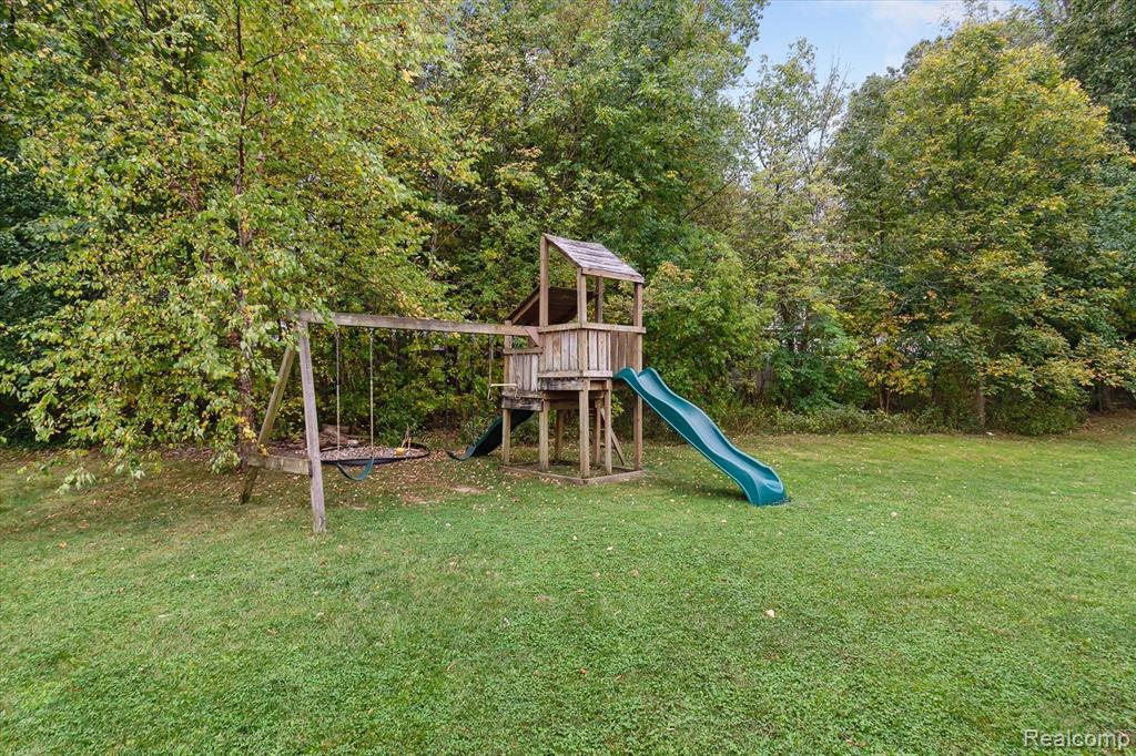 4198 OAK Street, Grand Blanc, MI 48439 — Photo 49