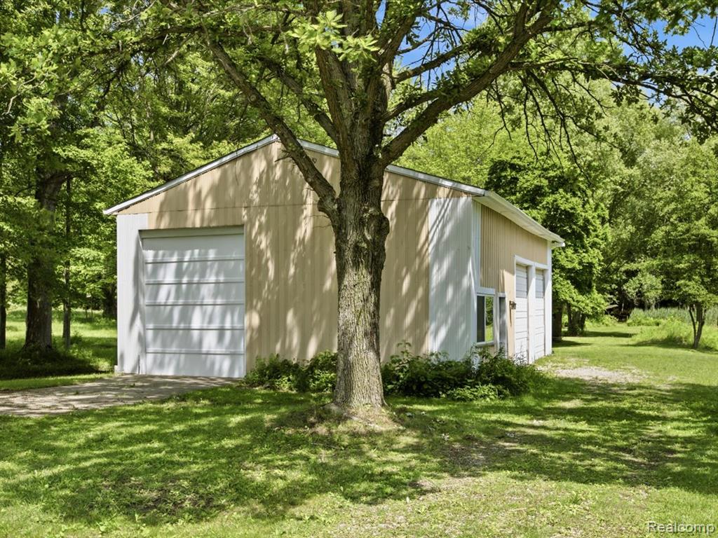 2861 Church Road, Columbus, MI — Photo 2