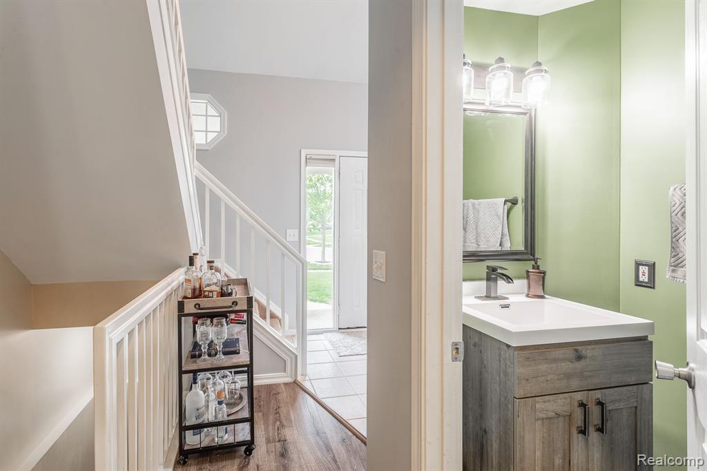 8472 FARM Lane, Ypsilanti, MI 48197 — Photo 19