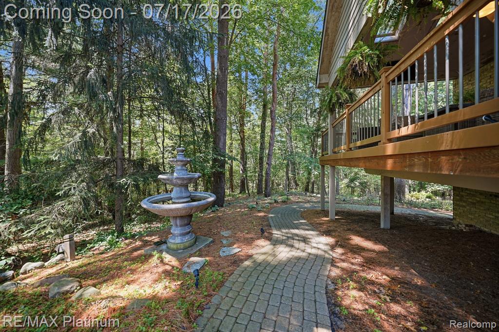 5458 Lake Ridge Drive, Brighton, MI 48116 — Photo 42