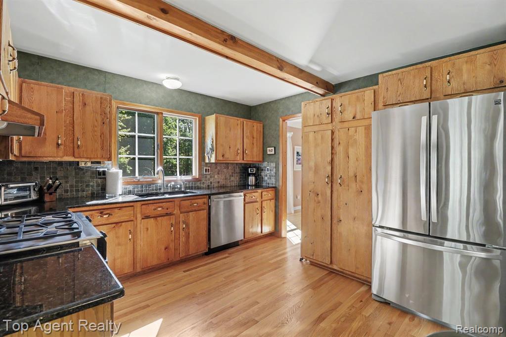 2411 Farmbrook Trail, Oxford, MI 48370 — Photo 4