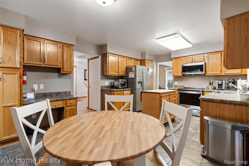 45095 Turnberry Court, Canton, MI 48188 — Photo 9