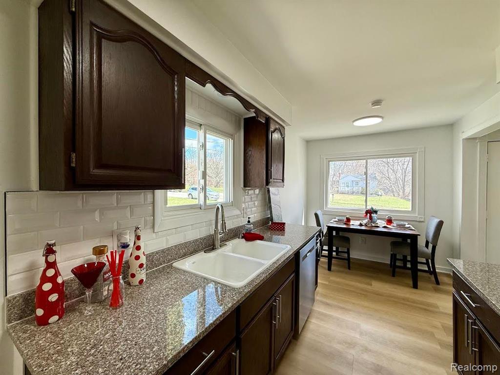 61 COURT Street, Pontiac, MI 48342 — Photo 12