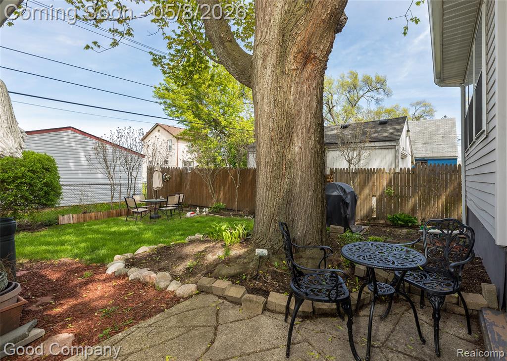 559 E Harry Avenue, Hazel Park, MI 48030 — Photo 29