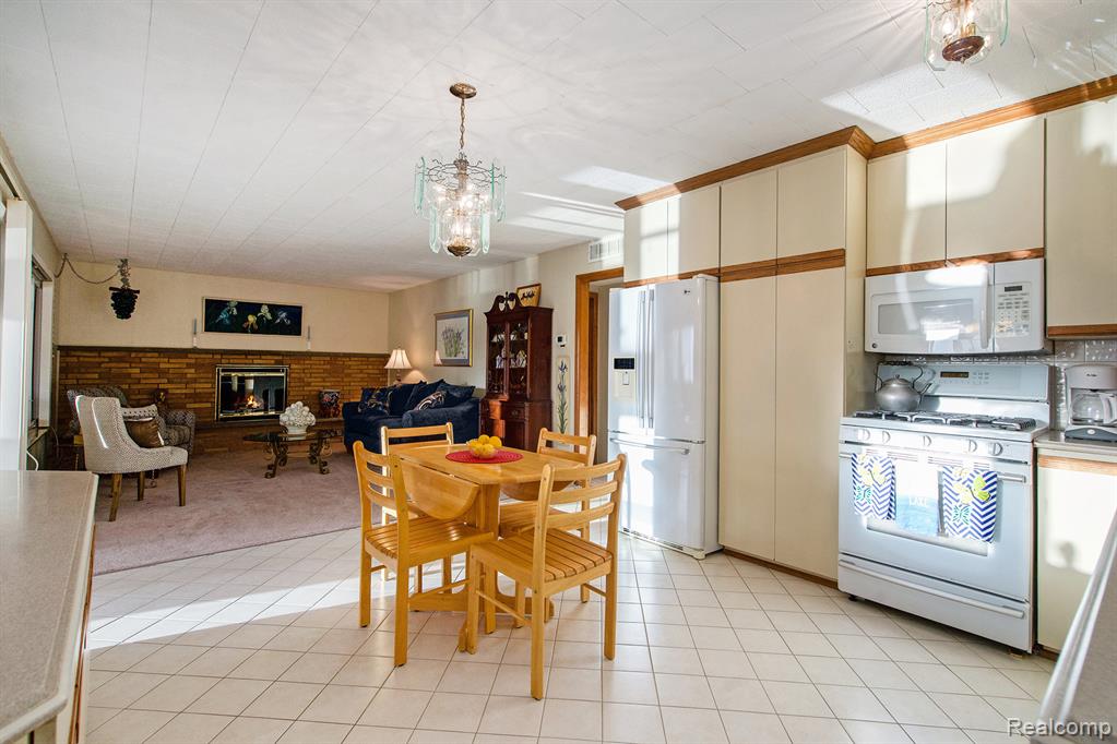 11109 Wynns Road, Pinckney, MI 48169 — Photo 10