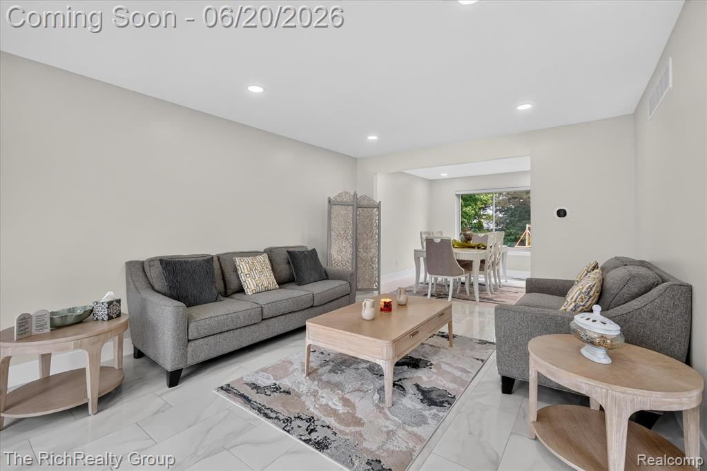 47185 Scarlet Drive S, Novi, MI — Photo 9