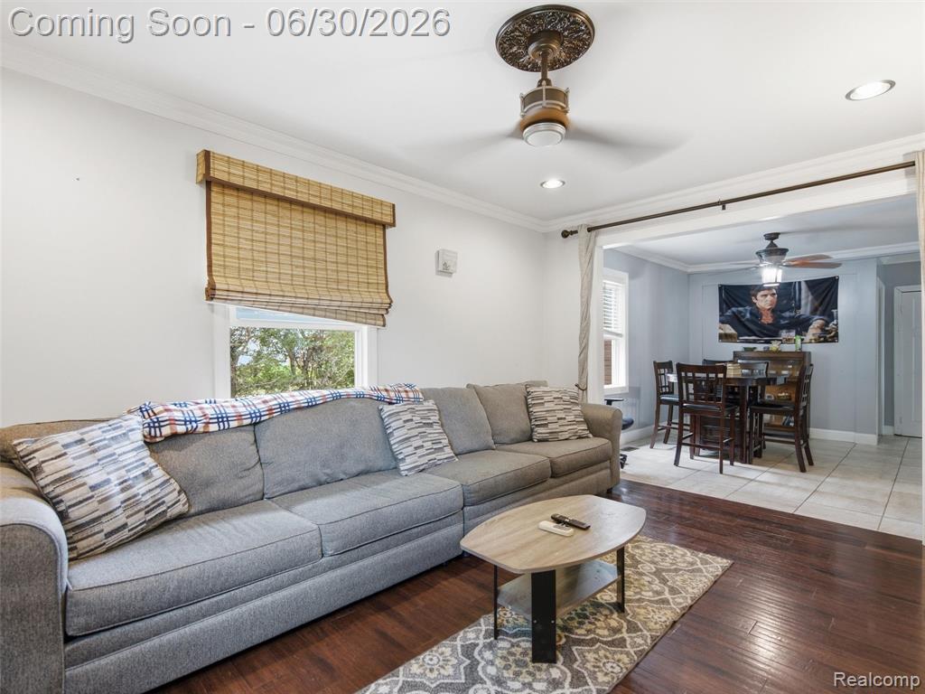 8241 Janis Street, Utica, MI 48317 — Photo 5