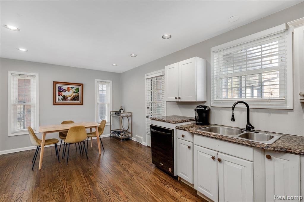 5220 LANNOO Street, Grosse Pointe, MI 48236 — Photo 13