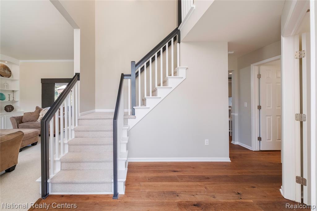 9859 Aylebury Drive, South Lyon, MI 48178 — Photo 14