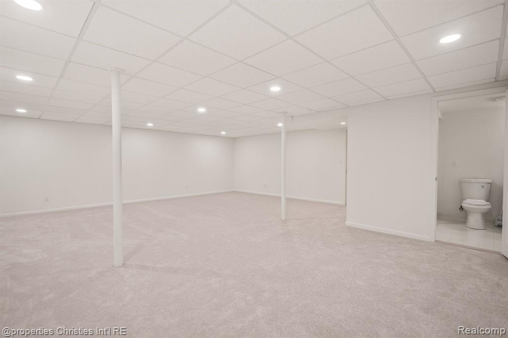 2459 HICKORY GLEN Drive, Bloomfield Hills, MI 48304 — Photo 37