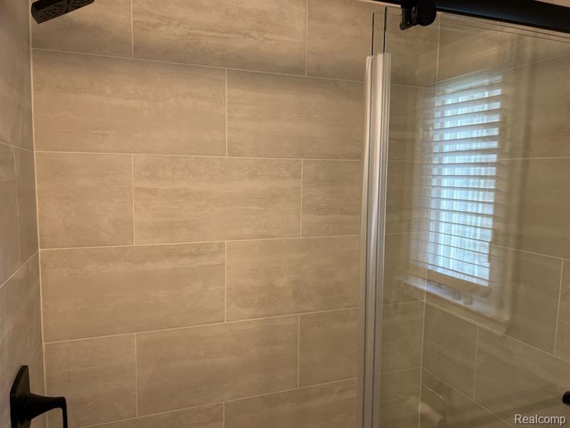 718 Graefield Court, Birmingham, MI 48009 — Photo 13