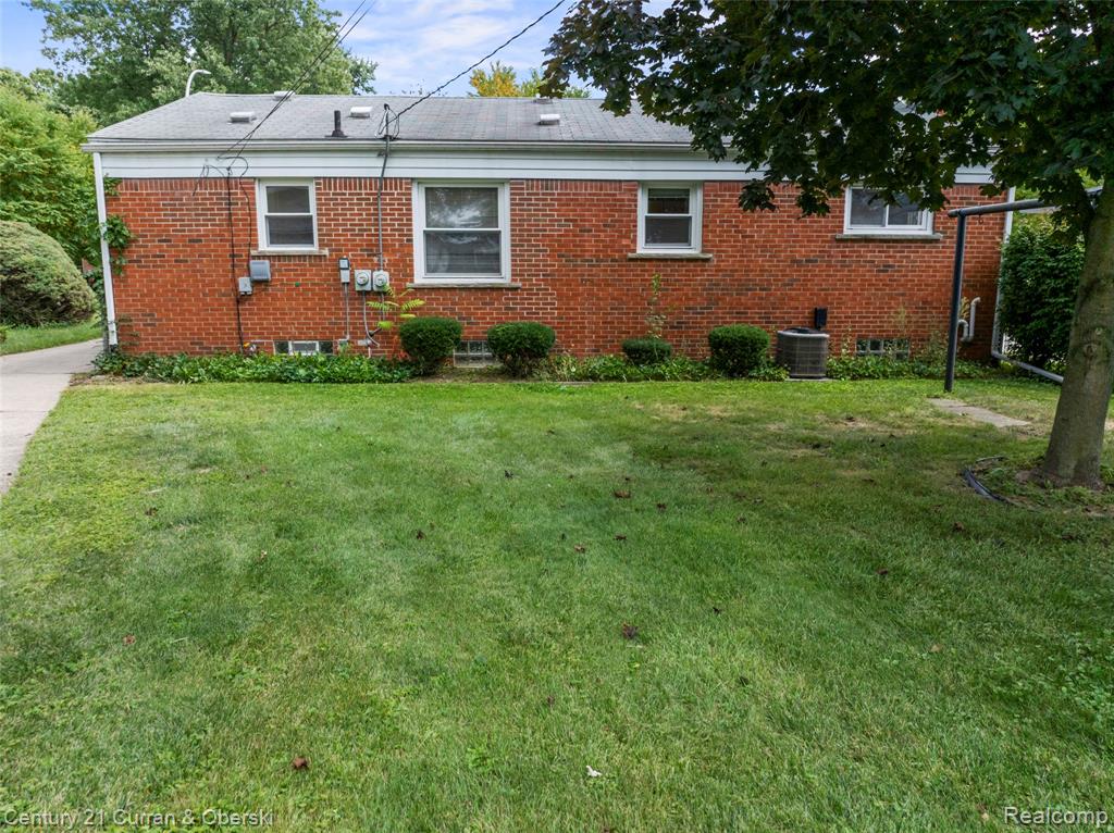 9235 Texas Street, Livonia, MI 48150 — Photo 4