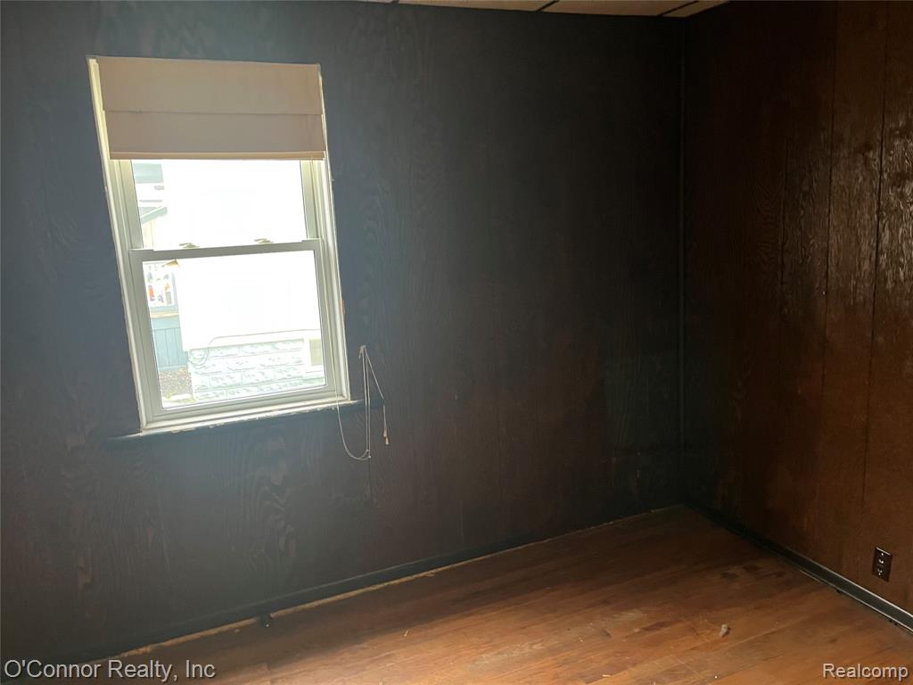 1124 Pine Street, Port Huron, MI 48060 — Photo 9