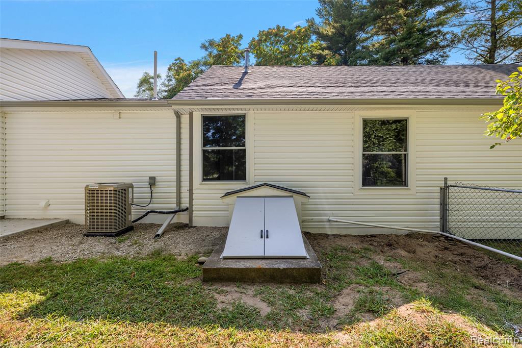 5771 Gratiot Avenue, St. Clair, MI 48079 — Photo 21